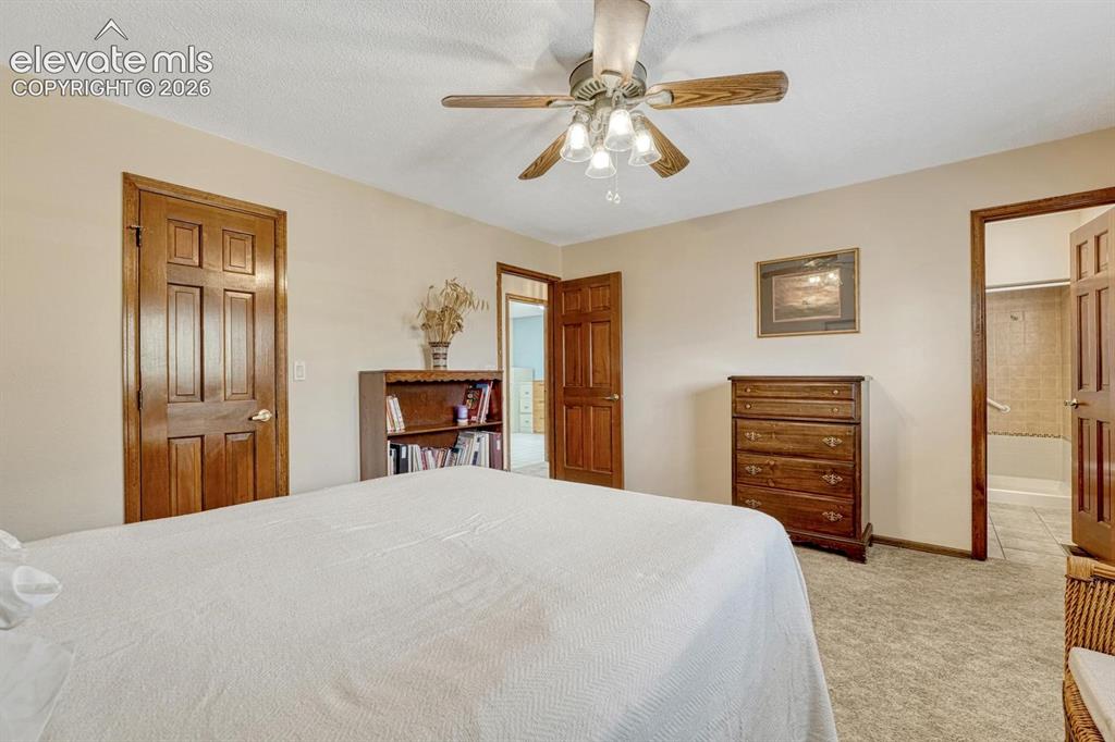 Image 15 of 48: Bedroom