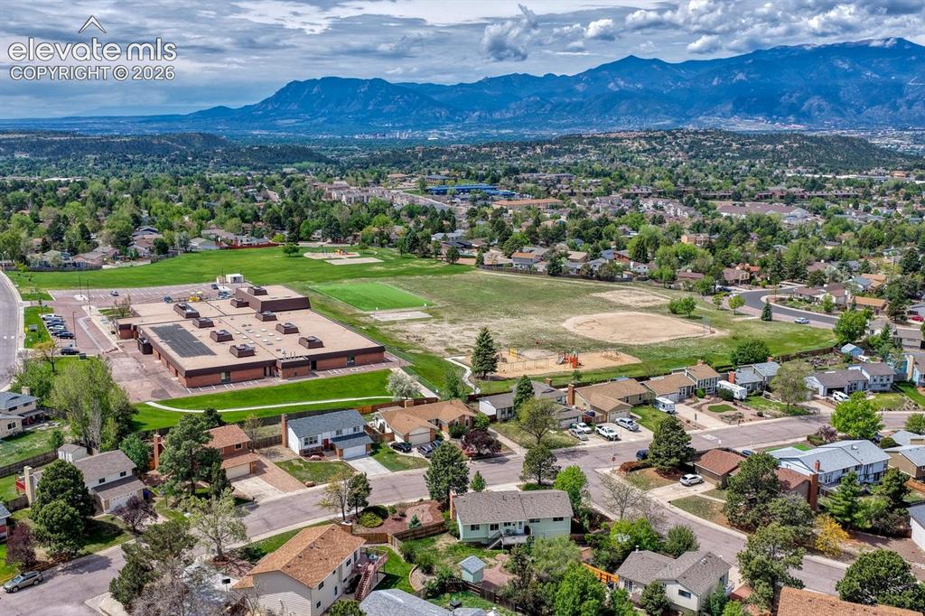 Image 44 of 48: Keystone Park and King Elementary School are close by.