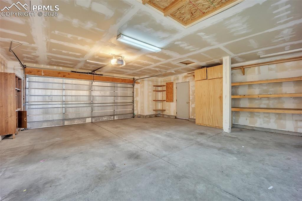 Image 45 of 45: Garage