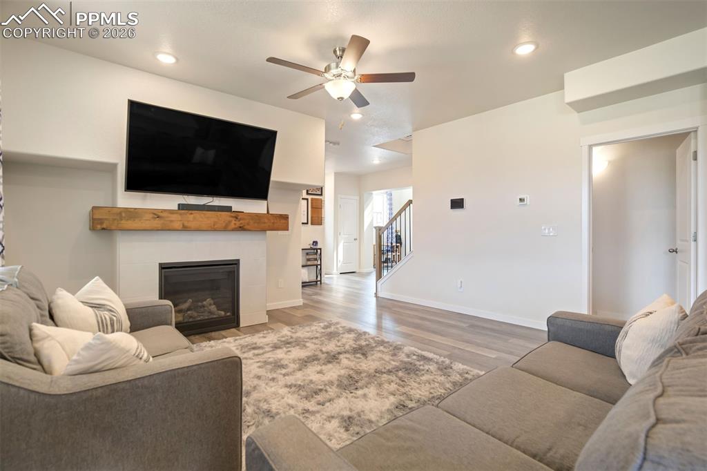 Image 10 of 45: Living Room