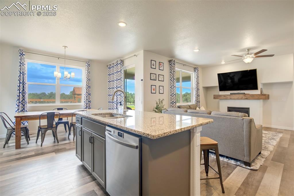 Image 13 of 45: Kitchen