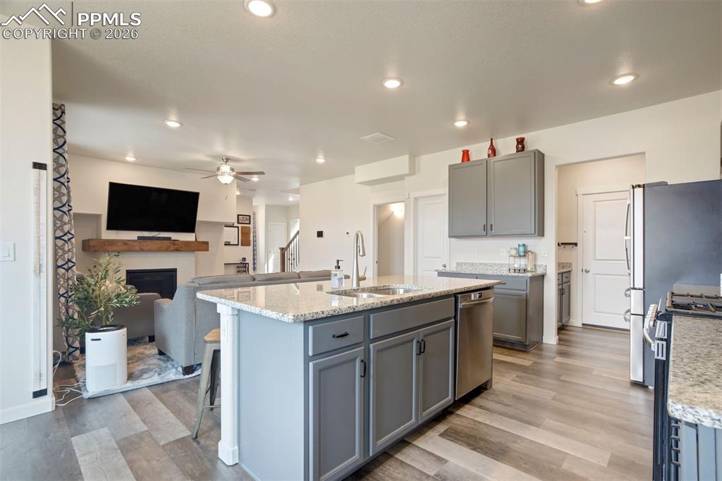 Image 14 of 45: Kitchen