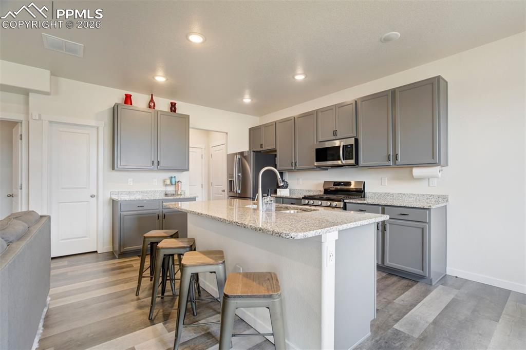 Image 16 of 45: Kitchen