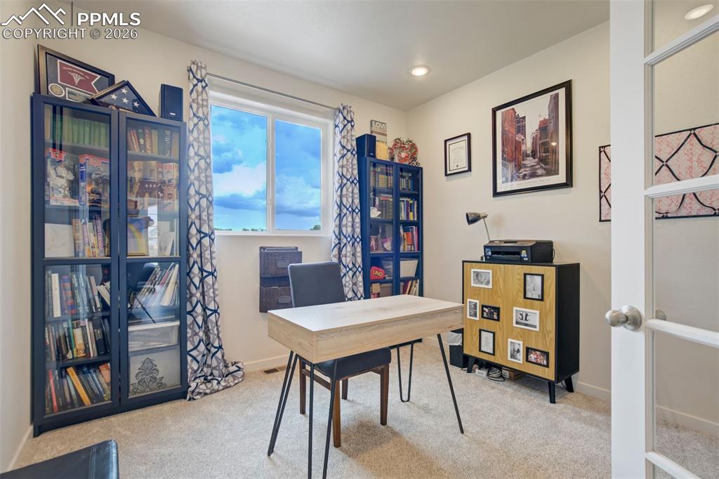 Image 17 of 45: Office