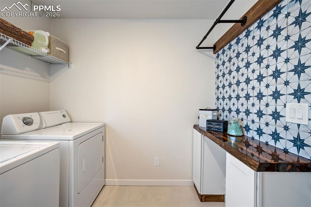 Image 23 of 45: Upstairs Laundry Room