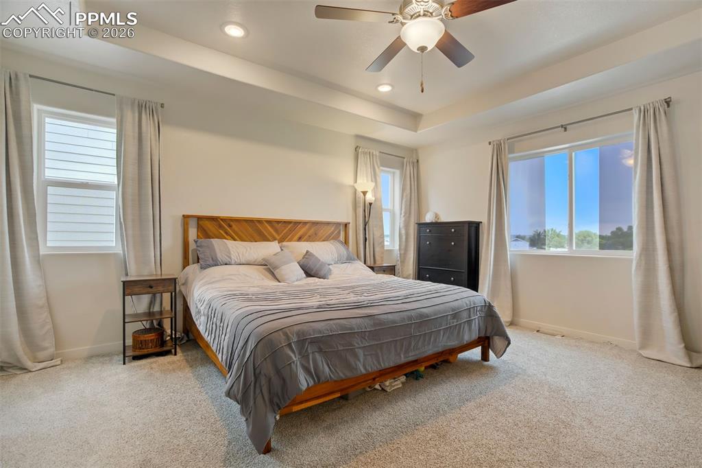 Image 25 of 45: Bedroom