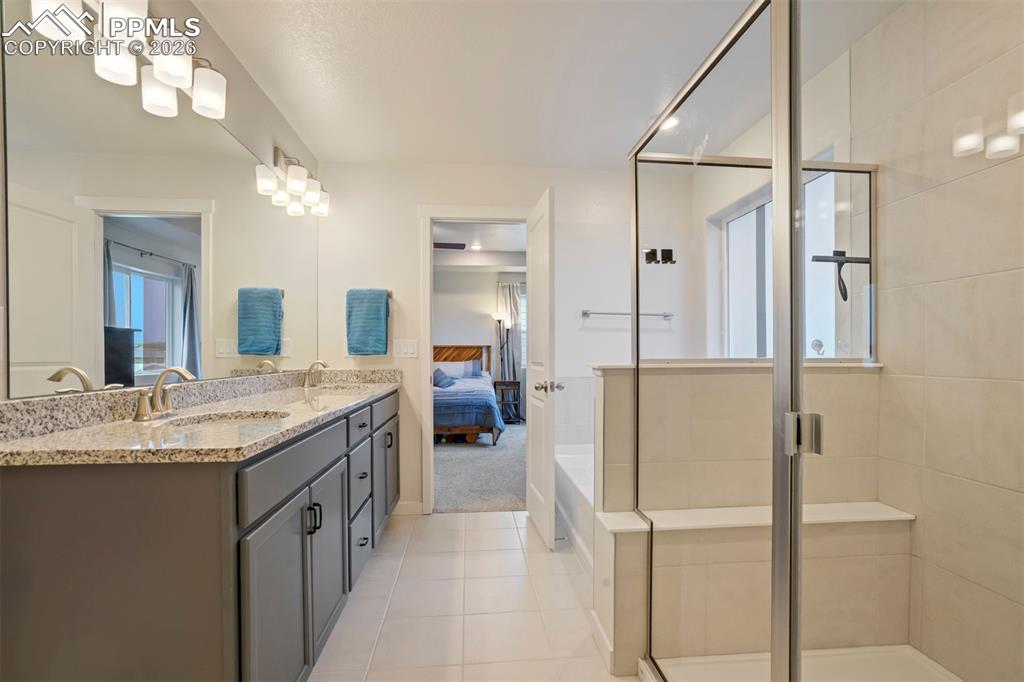 Image 29 of 45: Bathroom