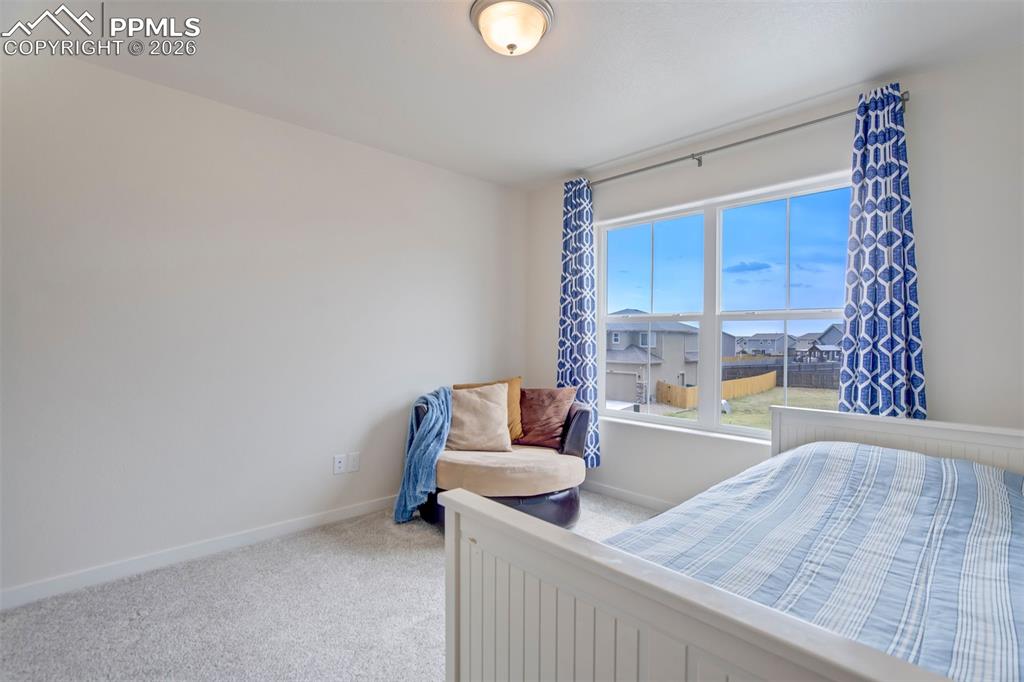 Image 34 of 45: Bedroom