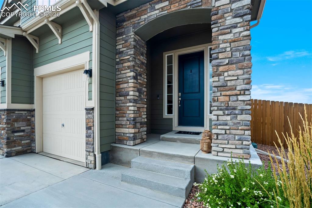 Image 4 of 45: Entry