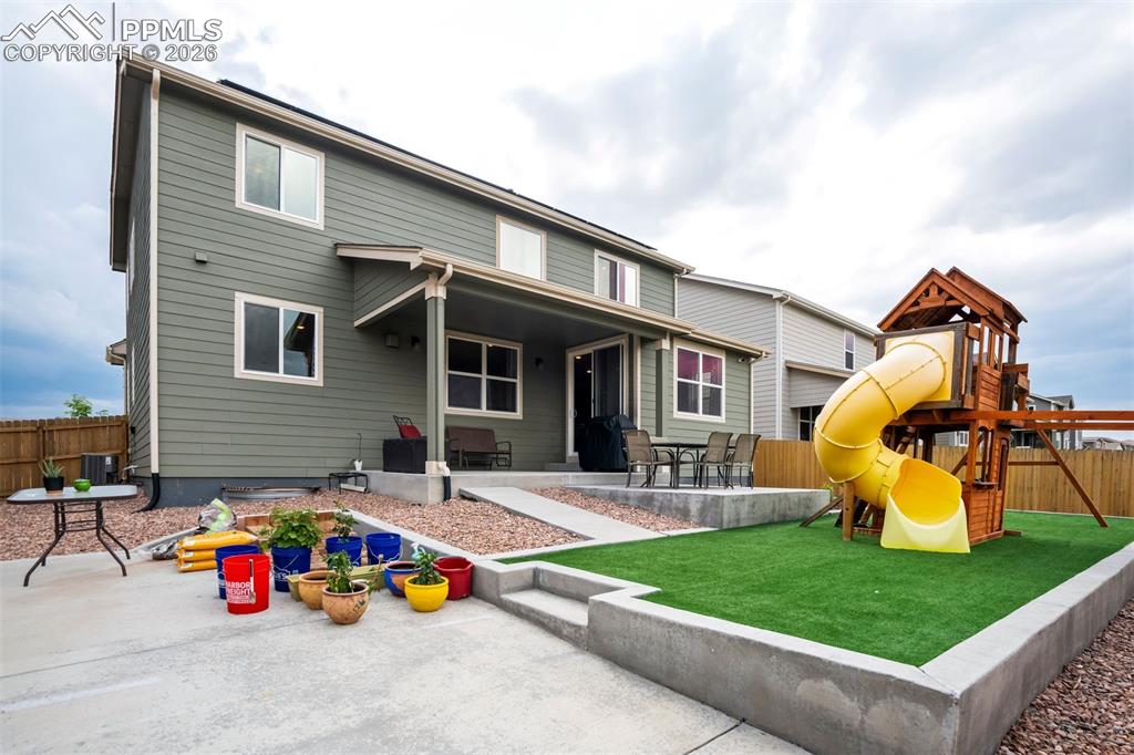 Image 43 of 45: Back of Structure