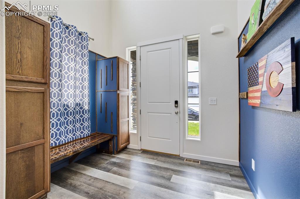 Image 5 of 45: Entry