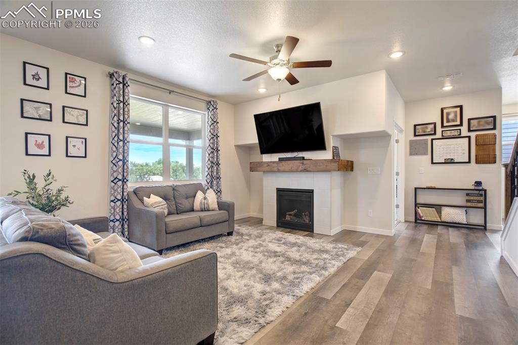 Image 9 of 45: Living Room