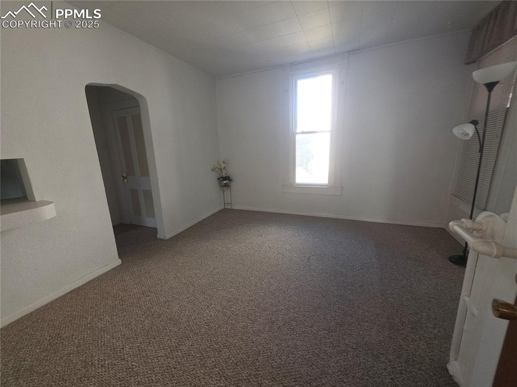 Image 9 of 37: Dining Room