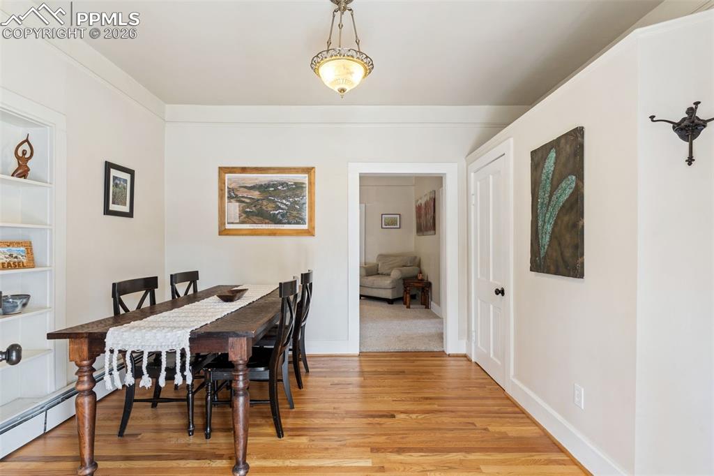 Image 10 of 36: Dining Area