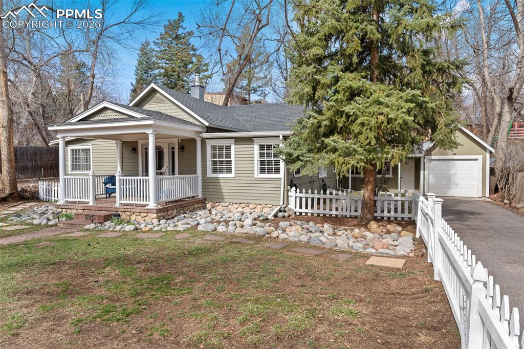 Image 7 of 36: Front of Structure