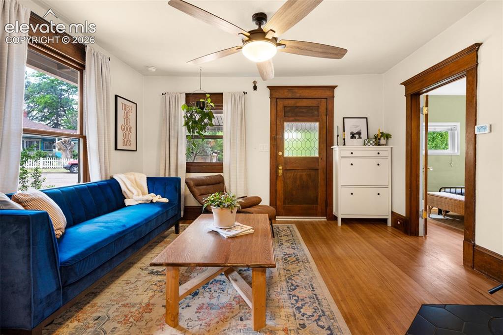 Image 14 of 50: Living Room