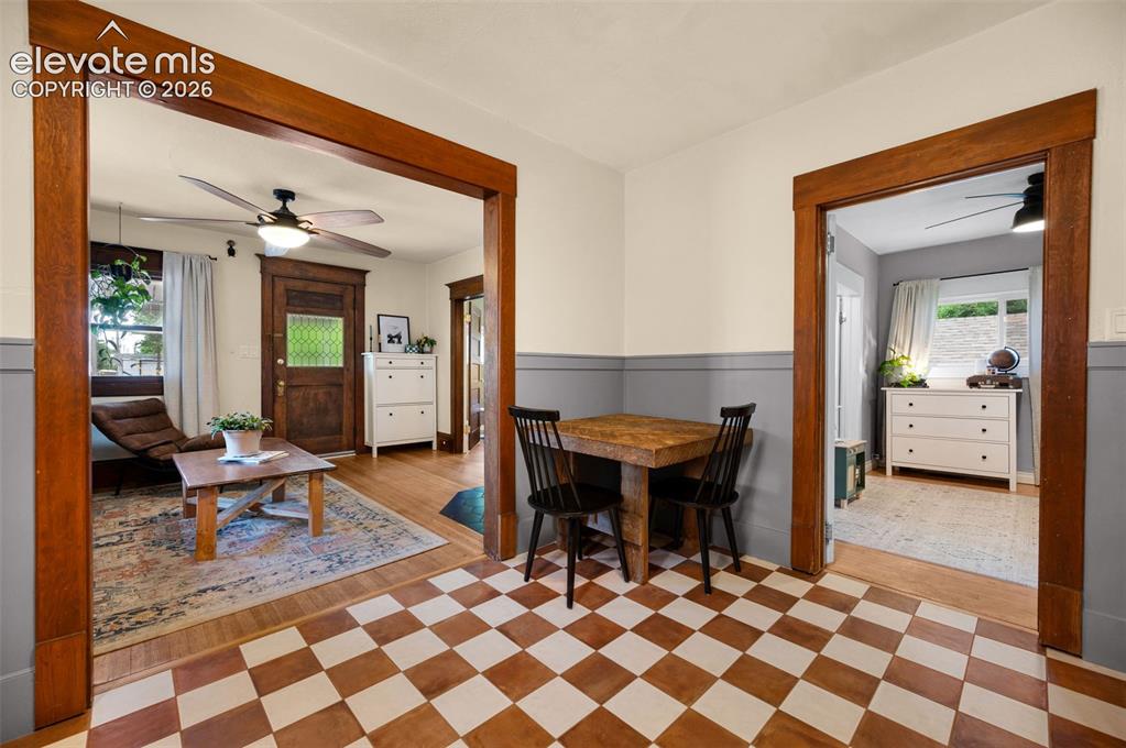 Image 17 of 50: Dining Area