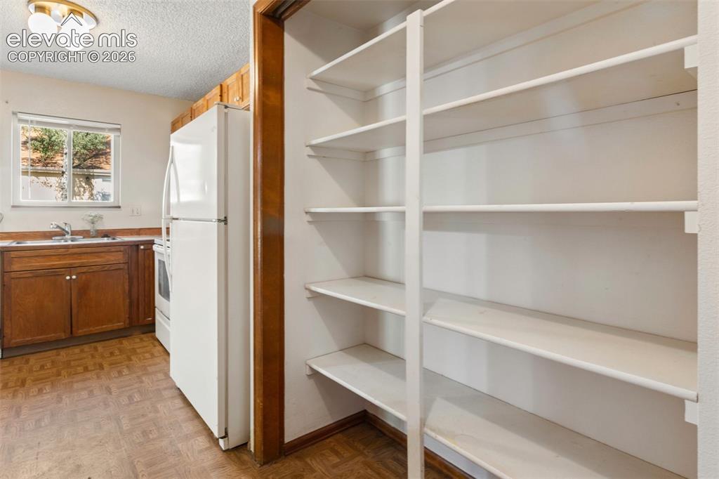 Image 30 of 47: Pantry