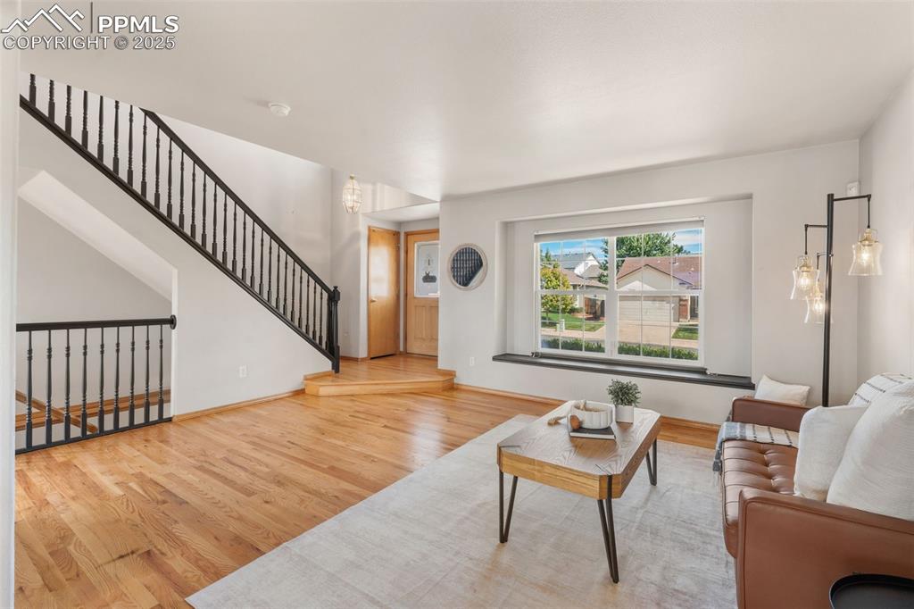 Image 10 of 50: Living Room