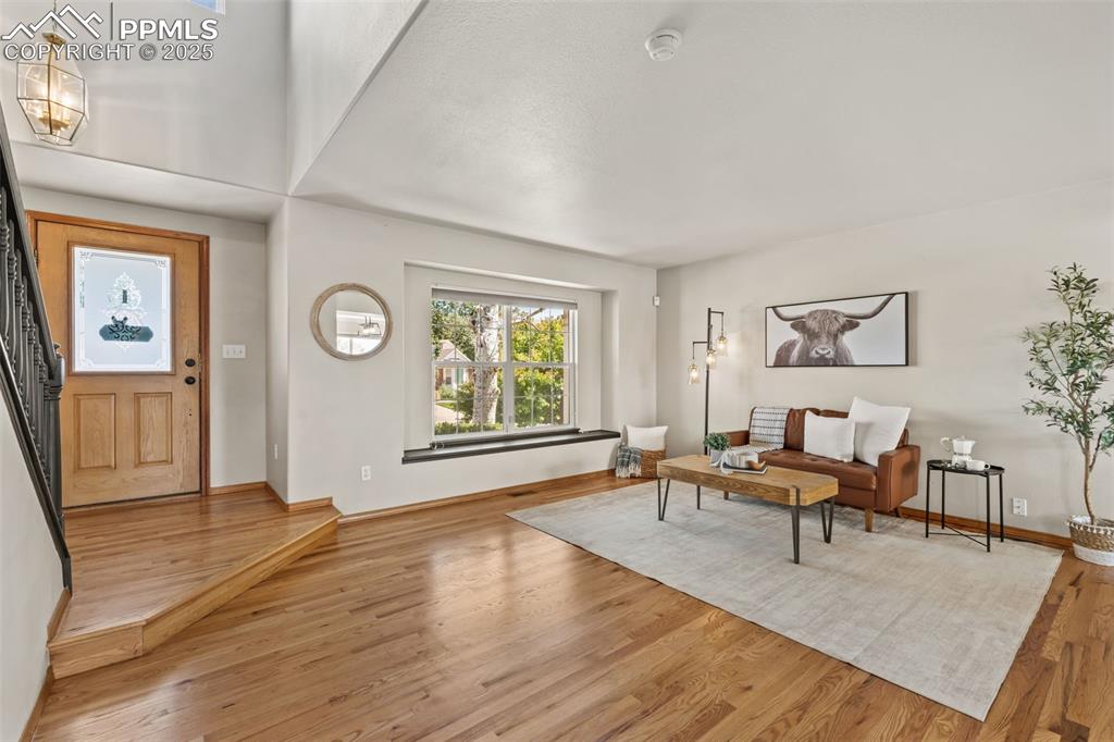 Image 9 of 50: Entry