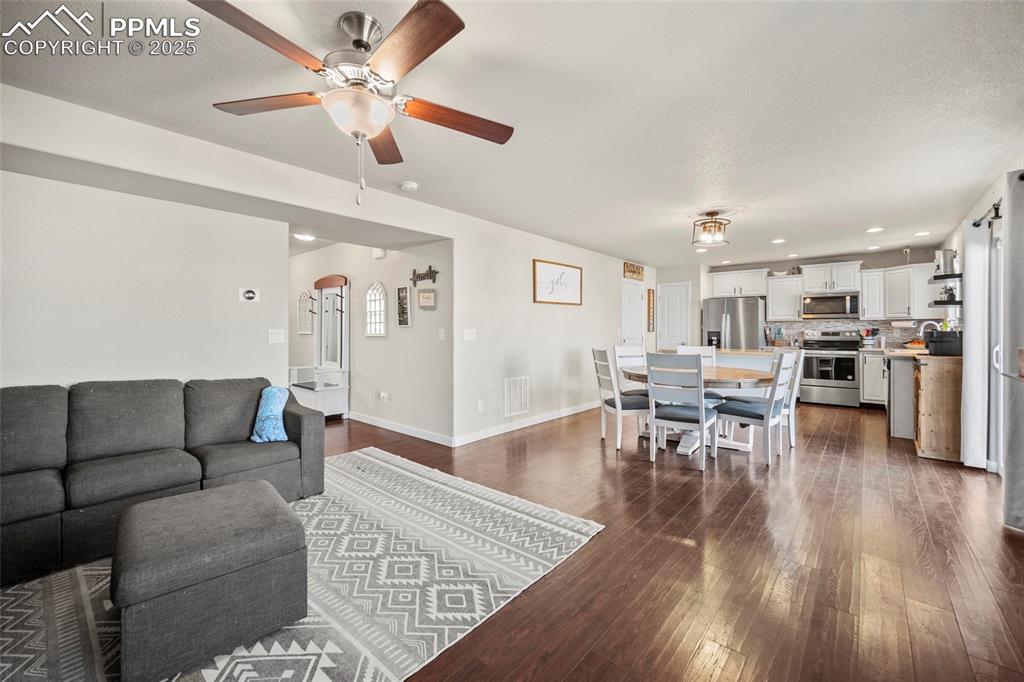 Image 13 of 43: Living Room