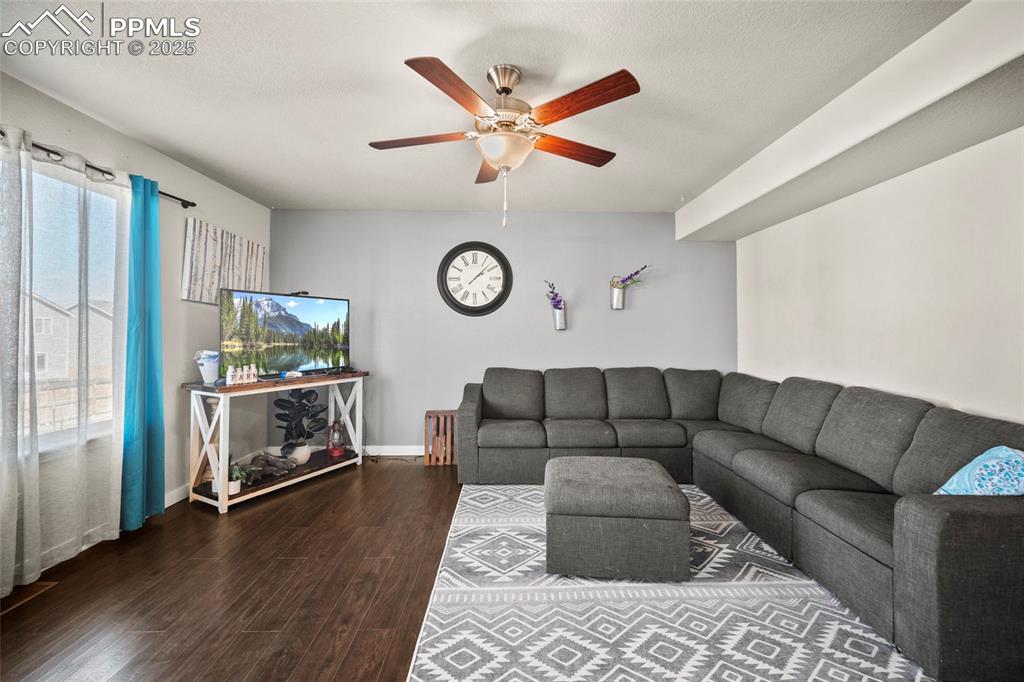 Image 14 of 43: Living Room