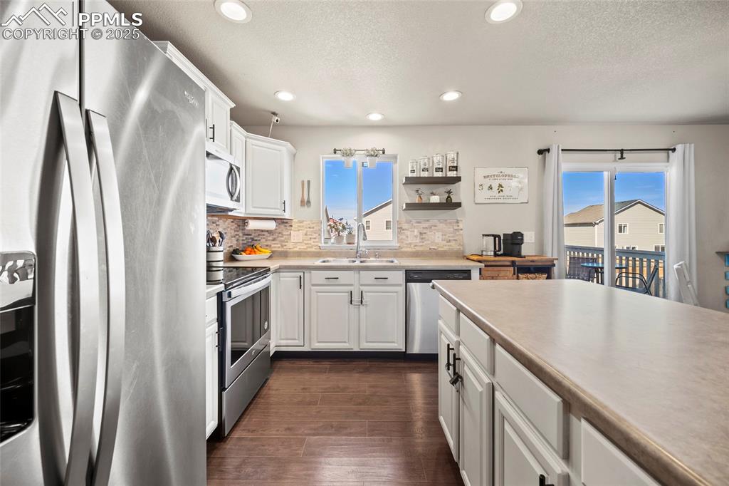 Image 6 of 43: Kitchen