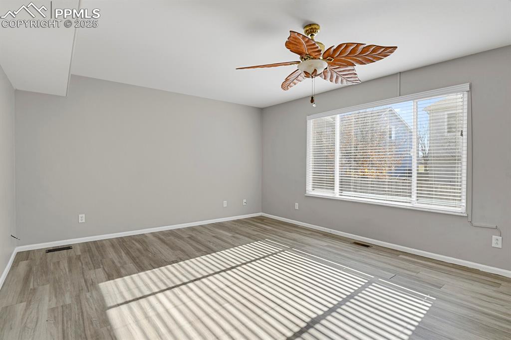 Image 13 of 38: Family Room