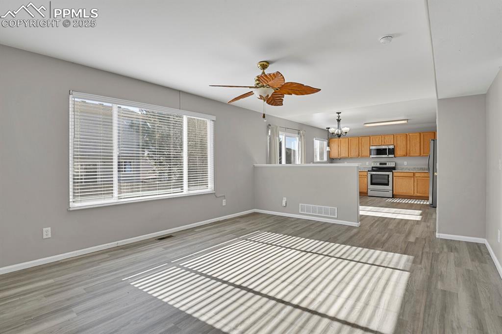 Image 14 of 38: Family Room