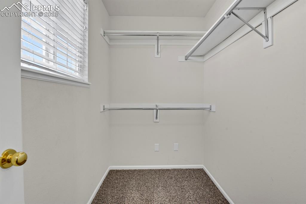 Image 24 of 38: Closet