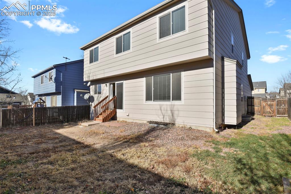 Image 34 of 38: Back of Structure