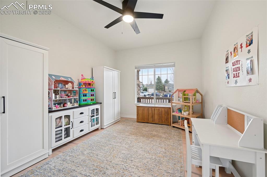 Image 15 of 49: Bedroom