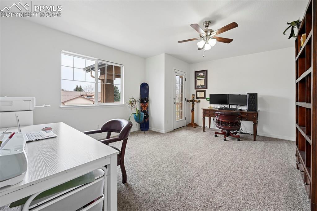 Image 31 of 49: Office