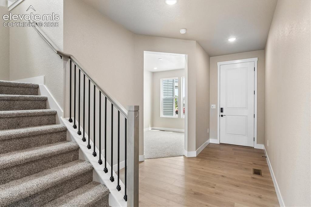 Image 8 of 32: Entry