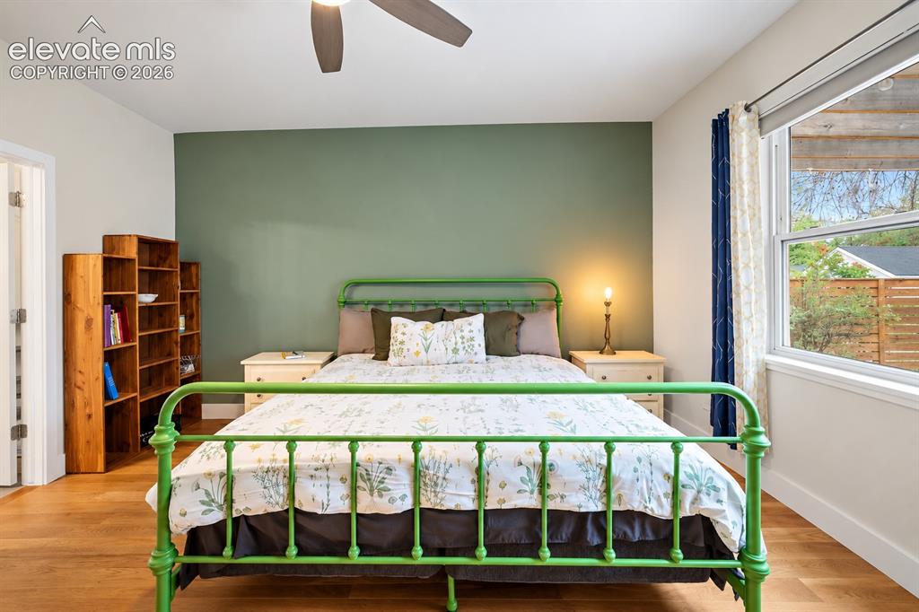 Image 17 of 47: Bedroom