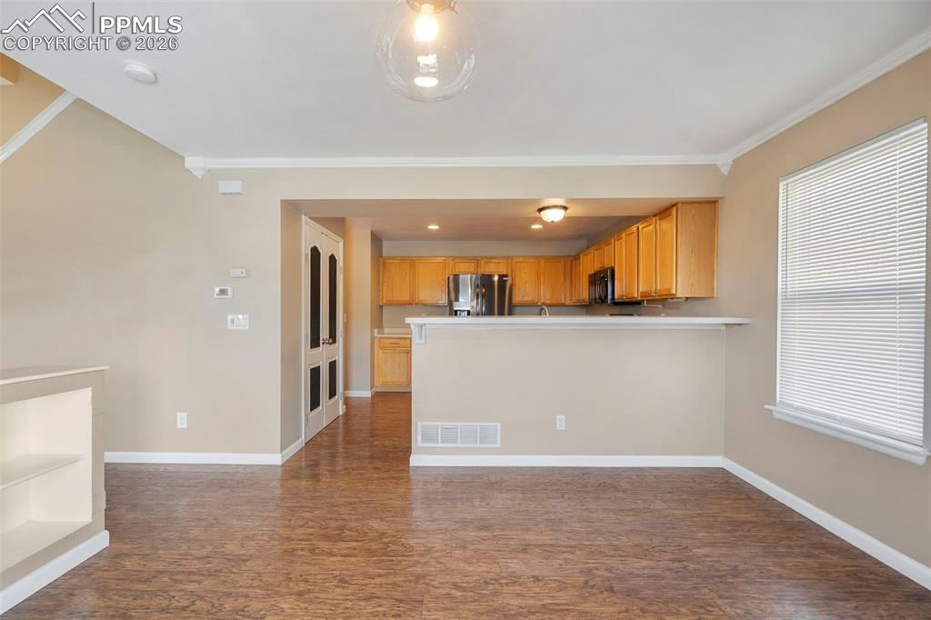 Image 12 of 44: Kitchen