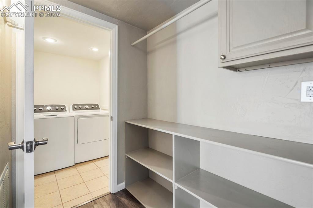 Image 31 of 44: Laundry