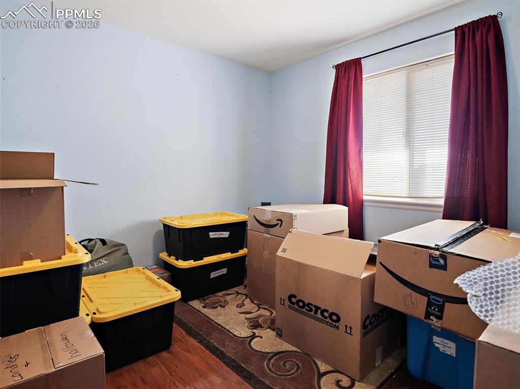 Image 14 of 28: Bedroom