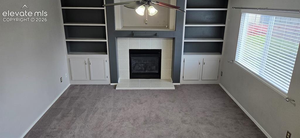 Image 11 of 32: Living Room