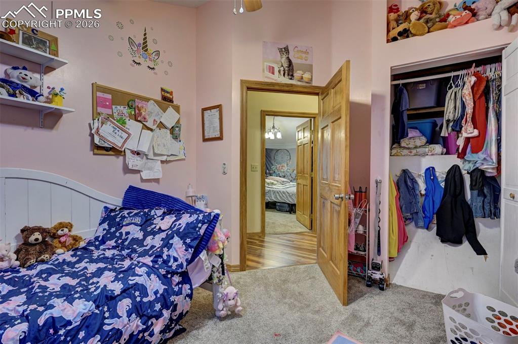 Image 22 of 32: Bedroom