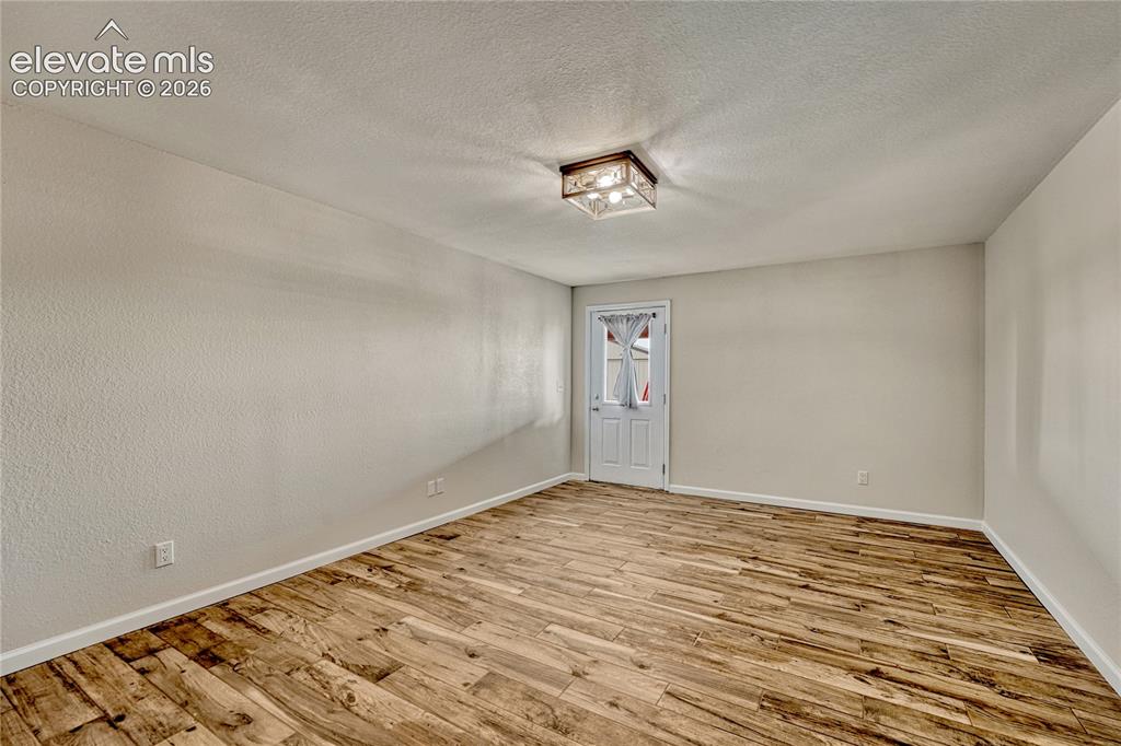 Image 25 of 50: Recreation/bonus room