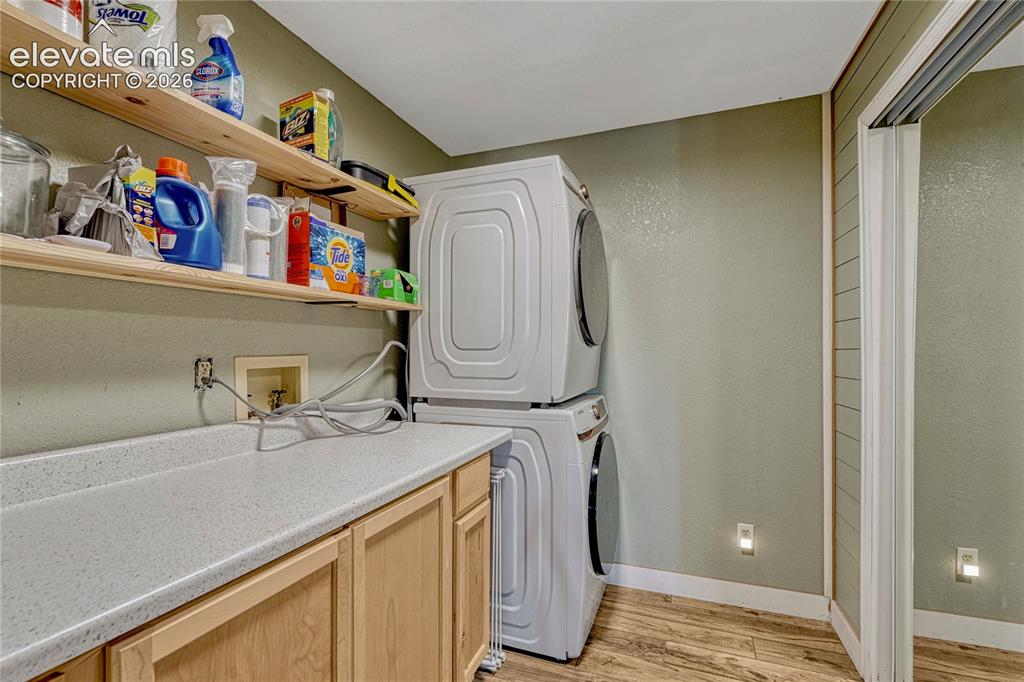 Image 29 of 50: Laundry room/utility room