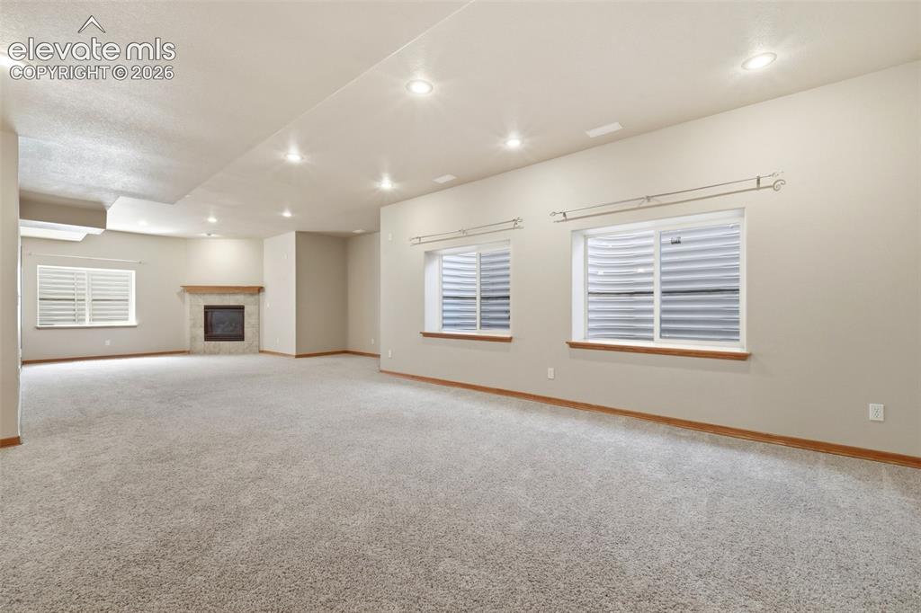 Image 24 of 36: Family Room