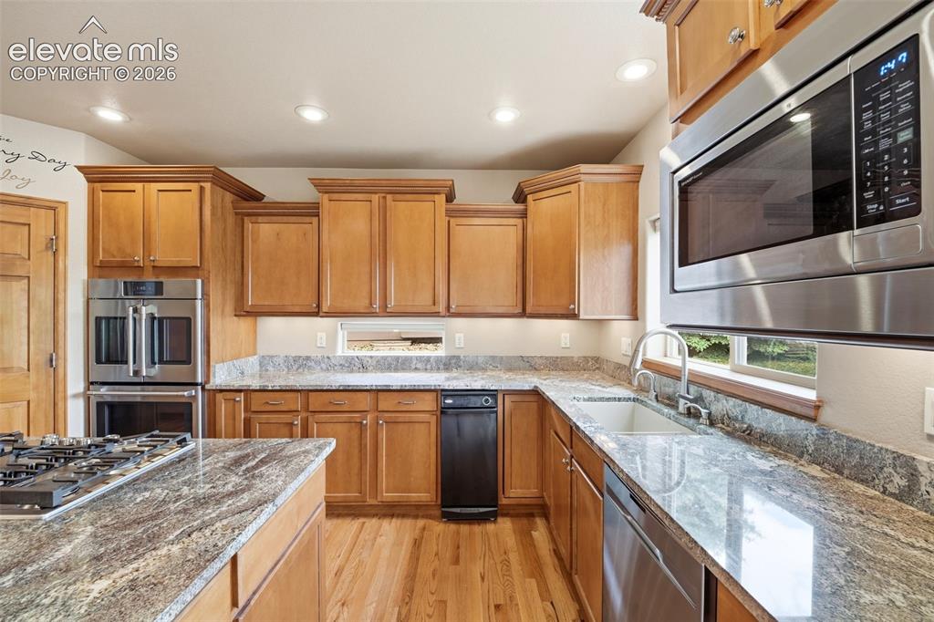 Image 3 of 36: Kitchen