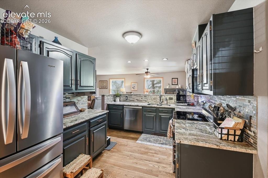 Image 12 of 44: Kitchen