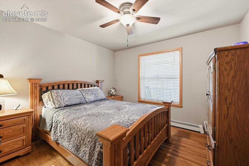 Image 18 of 44: Main level bedroom
