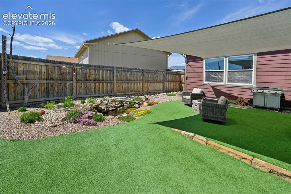 Image 13 of 49: Yard