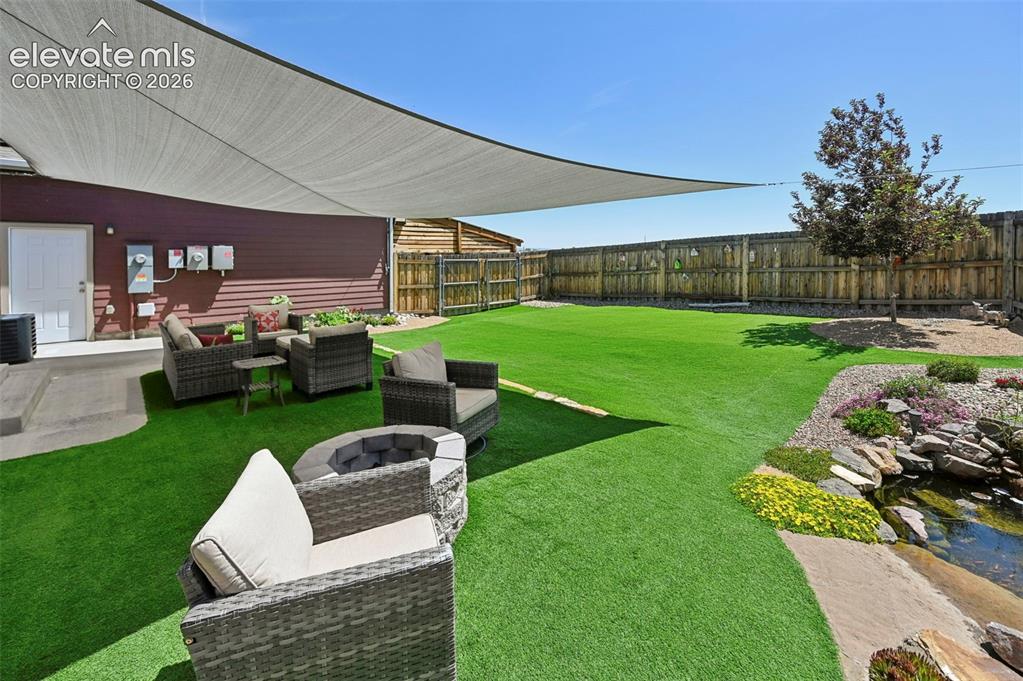 Image 15 of 49: Yard