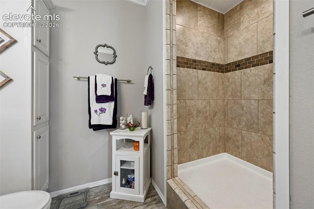 Image 42 of 49: Bathroom
