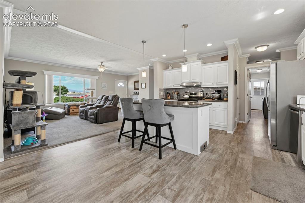 Image 8 of 49: Kitchen